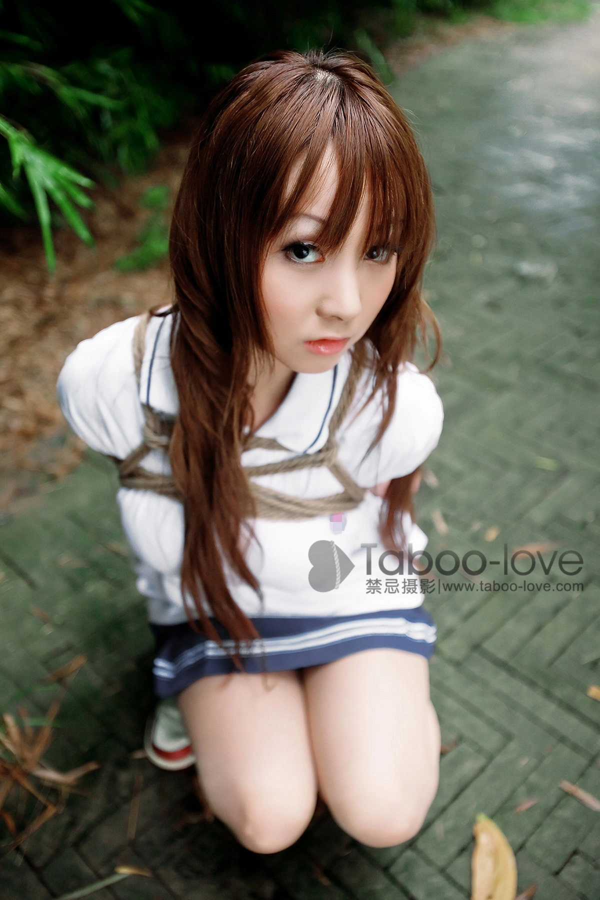 [禁忌摄影]Taboo-love NO.012 学生妹的警服紧缚秋游 3